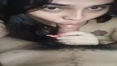 Cewek Manja Pake Tato Bunga ML Liar Di Ranjang