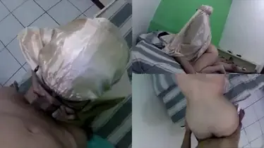 Istri Tetangga Montok Pakai Mukena Liar Ngentot